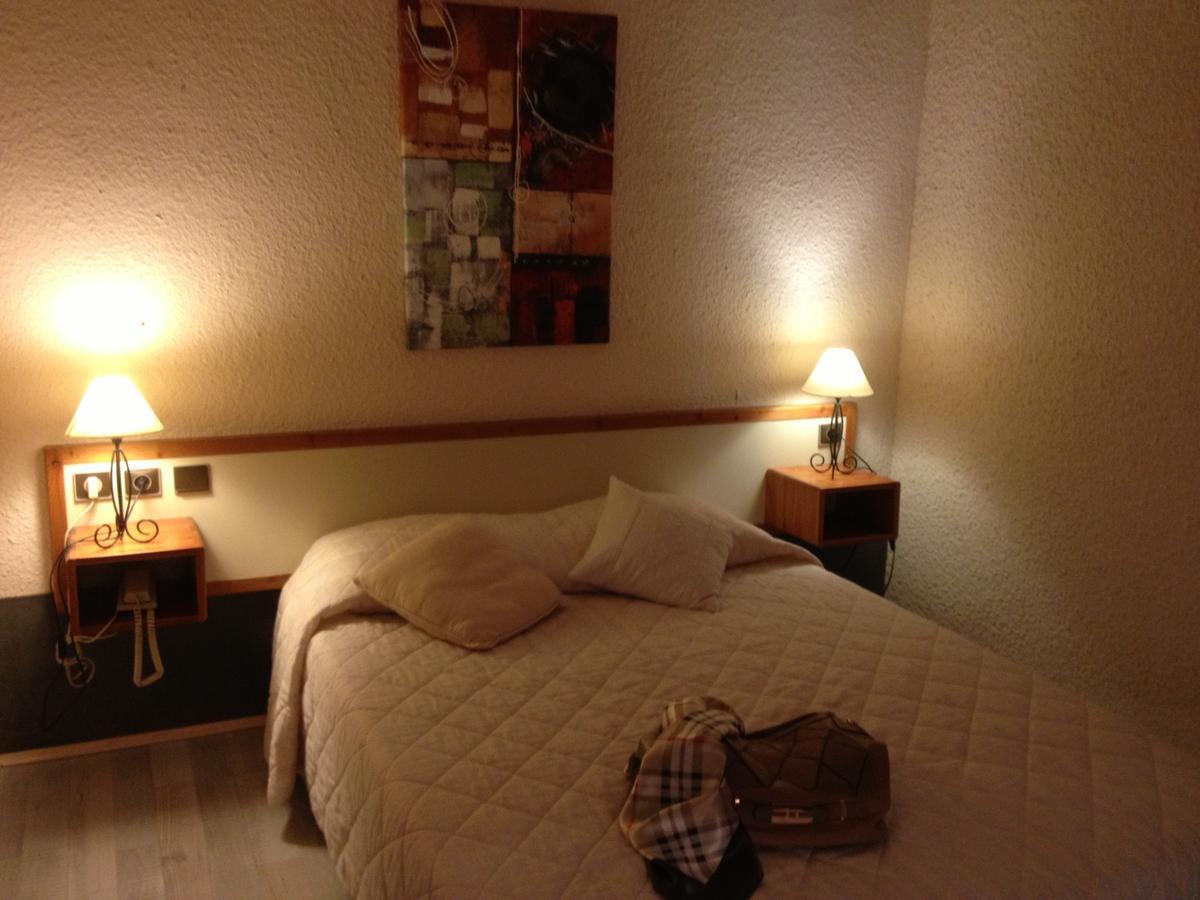 Hotel Cartusia Sarcenas Δωμάτιο φωτογραφία